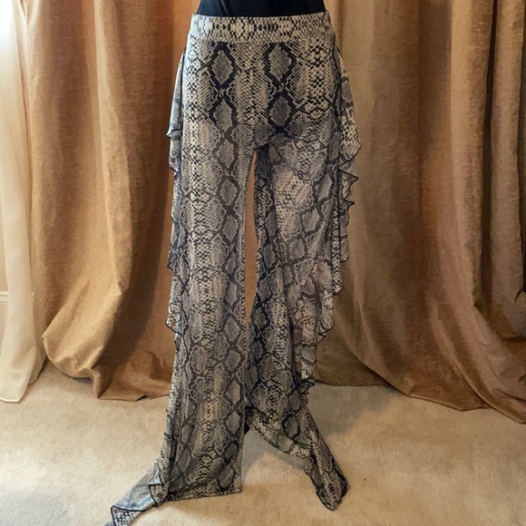 FASHION NOVA Summer Sun Rays Coverup Pant - Picture 2 of 5